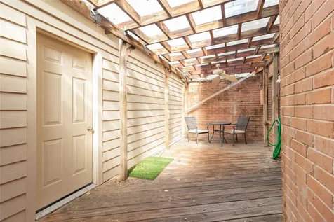 1404 Walnut Bend Lane 23 Houston TX 77042
