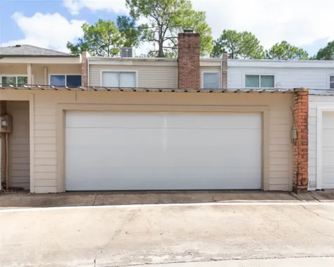 1404 Walnut Bend Lane 23 Houston TX 77042