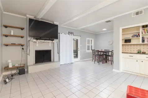 1404 Walnut Bend Lane 23 Houston TX 77042