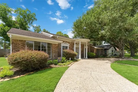 8015 Burning Hills Drive Houston TX 77071