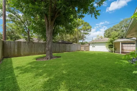 8015 Burning Hills Drive Houston TX 77071