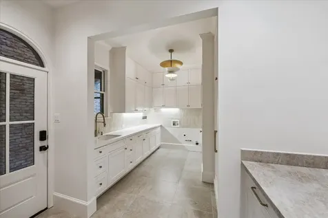 5731 Indian Circle Houston TX 77057