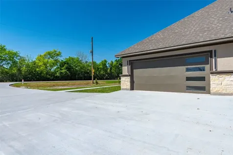 9785 Fm 686 Dayton TX 77535