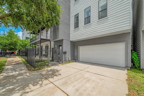 2115 Hadley Street Houston TX 77003