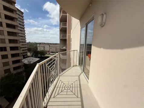 3505 Sage Road 610 Houston TX 77056