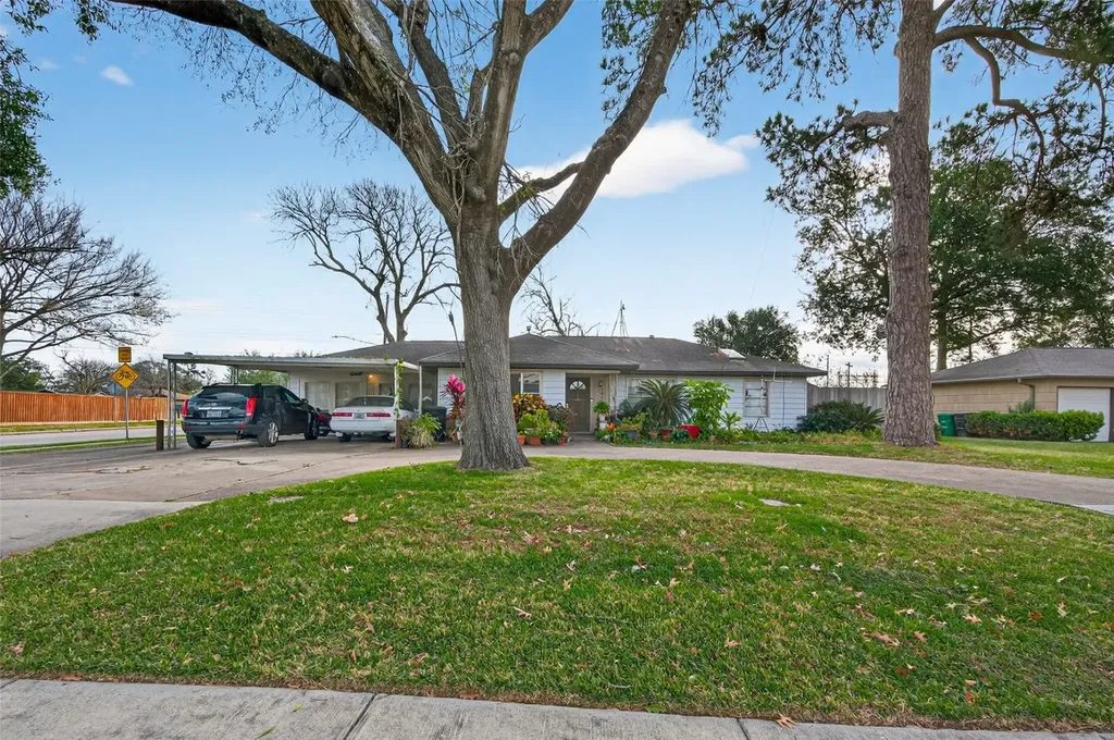 1614 Wycliffe Drive Houston TX 77043