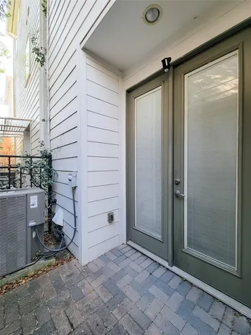 12 Hermann Park Court Houston TX 77021