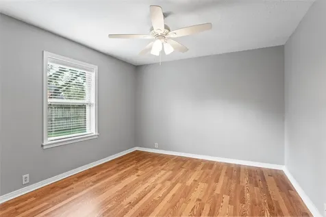 302 S Hardie Street Alvin TX 77511