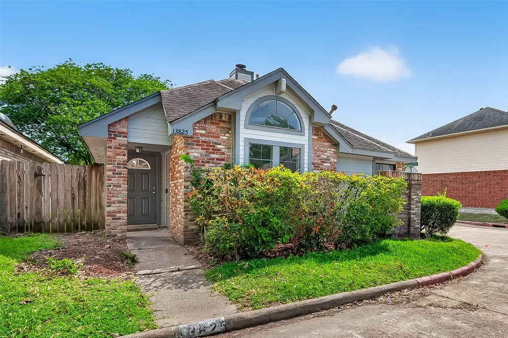 13825 Purplemartin Street Houston TX 77083