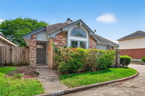 13825 Purplemartin Street Houston TX 77083