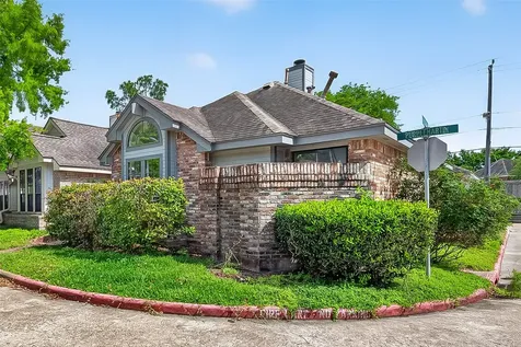 13825 Purplemartin Street Houston TX 77083