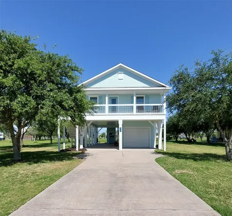805 Nelson Avenue Port Bolivar TX 77650