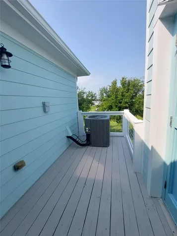 805 Nelson Avenue Port Bolivar TX 77650