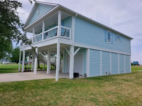 805 Nelson Avenue Port Bolivar TX 77650