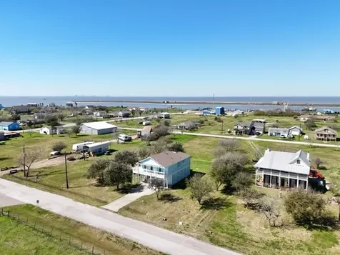 805 Nelson Avenue Port Bolivar TX 77650
