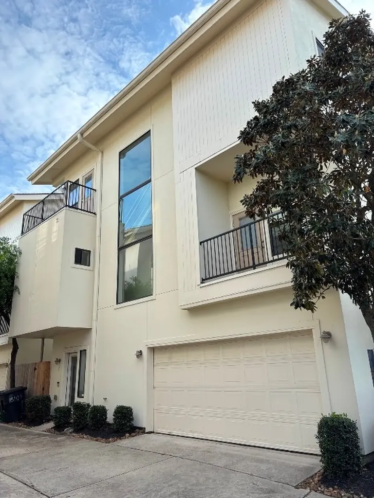 1510 W 26th Street F Houston TX 77008