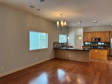 1510 W 26th Street F Houston TX 77008
