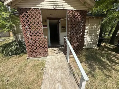 1025 E Young Street Longview TX 75602