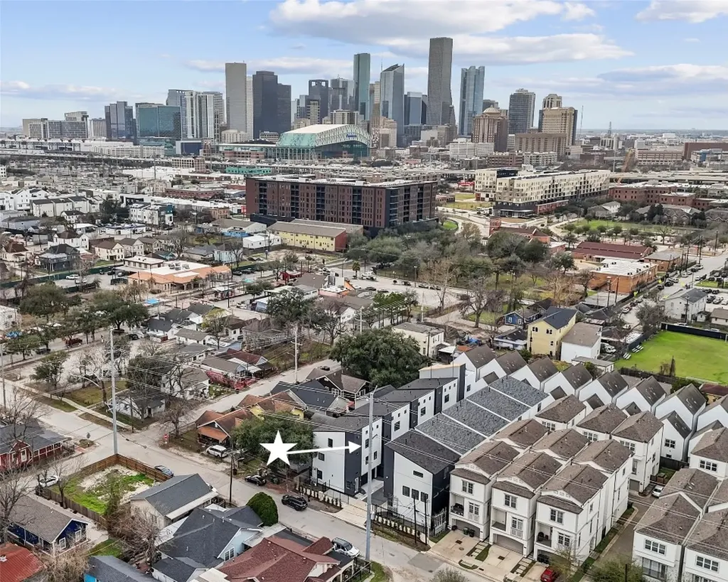 321 N Nagle Street Houston TX 77003