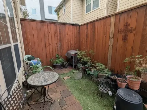 1516 Palmer Street Houston TX 77003