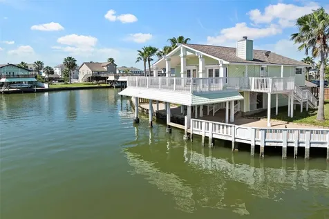 1303 Coral Way Tiki Island TX 77554