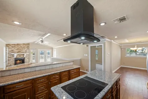 1303 Coral Way Tiki Island TX 77554