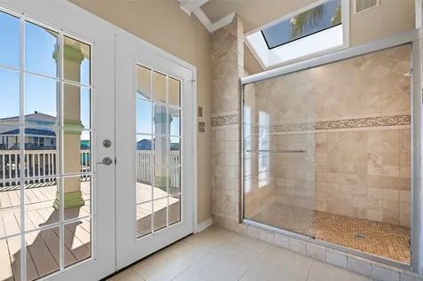 1303 Coral Way Tiki Island TX 77554
