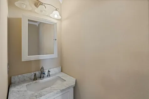 1303 Coral Way Tiki Island TX 77554