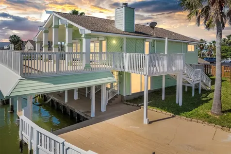 1303 Coral Way Tiki Island TX 77554