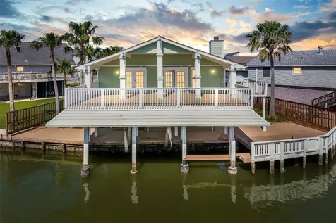 1303 Coral Way Tiki Island TX 77554