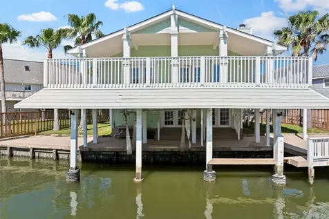 1303 Coral Way Tiki Island TX 77554