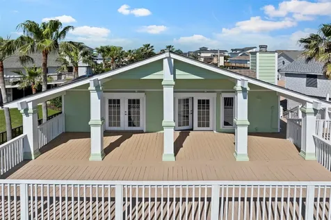 1303 Coral Way Tiki Island TX 77554