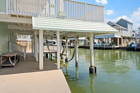 1303 Coral Way Tiki Island TX 77554