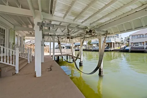 1303 Coral Way Tiki Island TX 77554