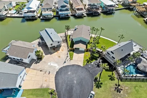 1303 Coral Way Tiki Island TX 77554