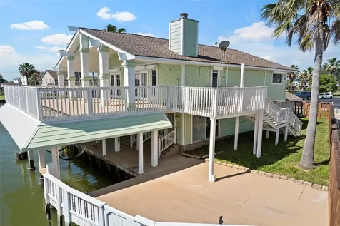 1303 Coral Way Tiki Island TX 77554