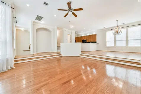 5723 Kansas Street Houston TX 77007