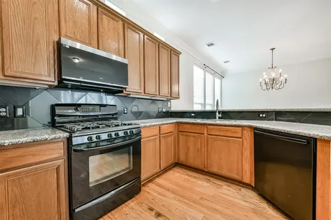5723 Kansas Street Houston TX 77007
