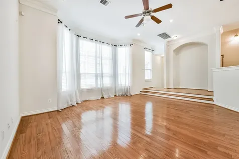 5723 Kansas Street Houston TX 77007