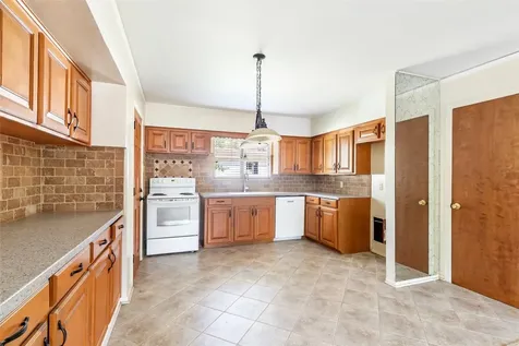 7111 Oak Village Drive Houston TX 77396