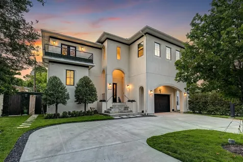 4704 Willow Street Bellaire TX 77401