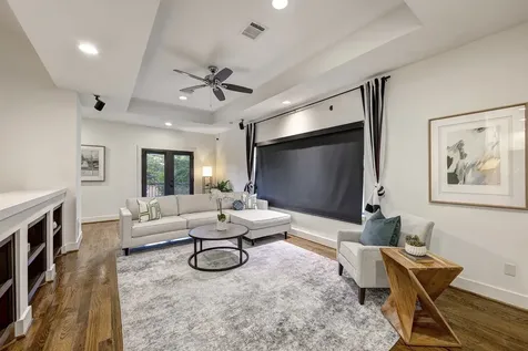 4704 Willow Street Bellaire TX 77401