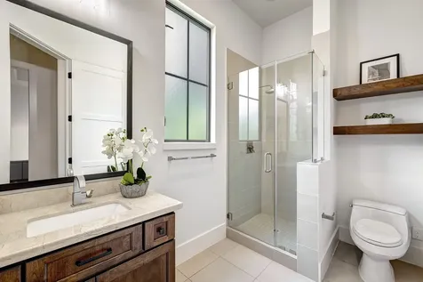 4704 Willow Street Bellaire TX 77401