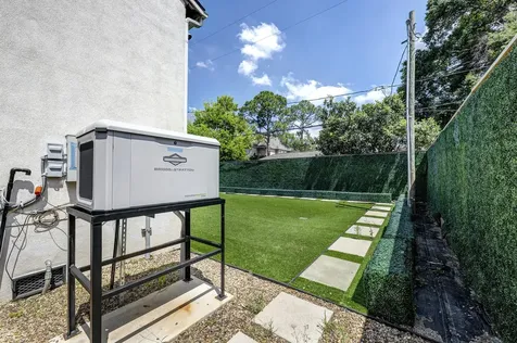 4704 Willow Street Bellaire TX 77401
