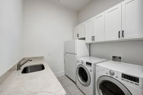 4704 Willow Street Bellaire TX 77401