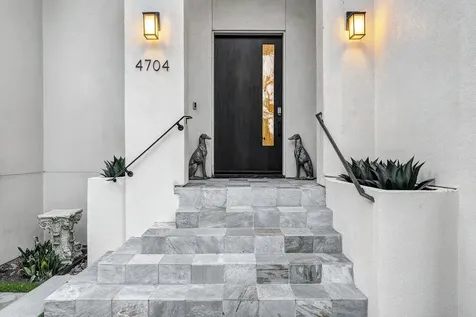 4704 Willow Street Bellaire TX 77401