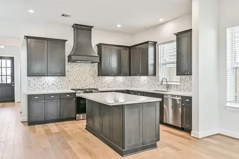 2523 S Houston Avenue Pearland TX 77581