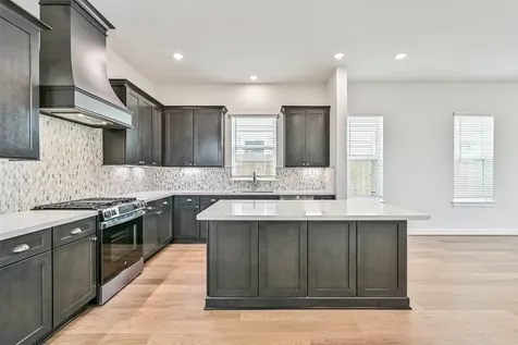 2523 S Houston Avenue Pearland TX 77581
