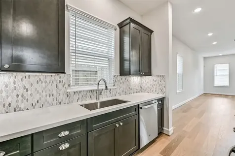 2523 S Houston Avenue Pearland TX 77581