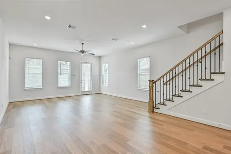 2523 S Houston Avenue Pearland TX 77581